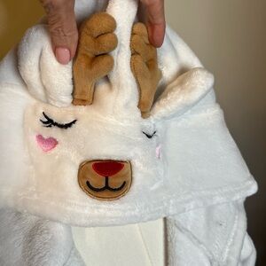 American Girl Girl’s White Plush Reindeer Hoodie Robe Size Medium 10/12